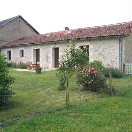 La Fermette Aux Lamas Savigny-Lévescault 外观 照片